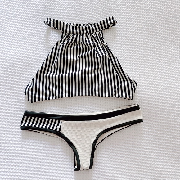 NEW♥️ BOYS + ARROWS 1942 FAY THE FUGITIVE HIGH NECK BIKINI TOP sz M SURF STRIPES - Picture 2 of 7